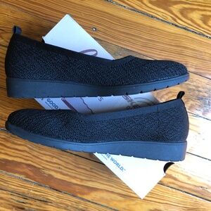 Skechers Black Cleo Flex Wedge Flipside, Size 8 NWOT